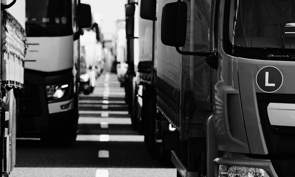 昙孜昕运输新增20辆新能源货车,助力绿色城配配图